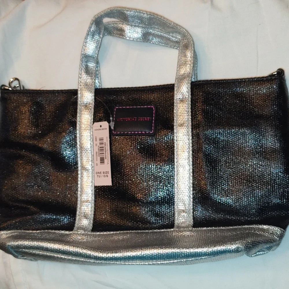 ❤️Victoria Secret Mini Tote Purse Bag Crossbody Silver Black Zippered NWT - Picture 1 of 12